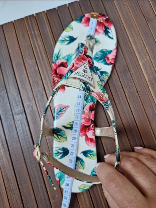Sandały Guess dł. Wkładki 26 cm.