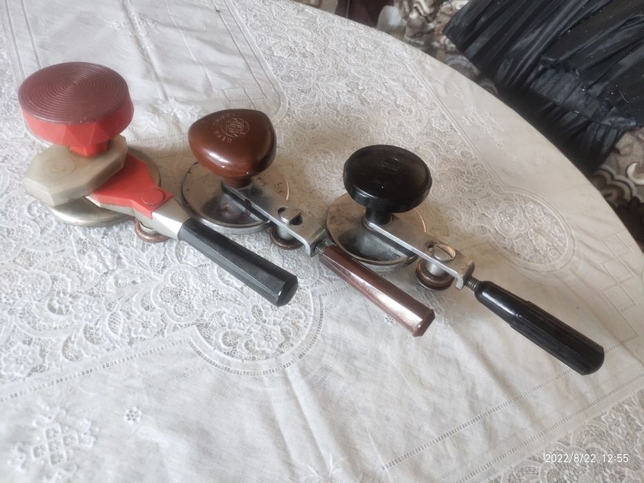 Посуд, різний, якісний,ключі для консервування