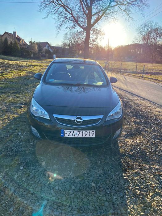Opel Astra J 2.0 diesel 2010r.