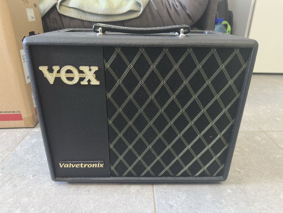 Комбопідсилювач VOX VT20X