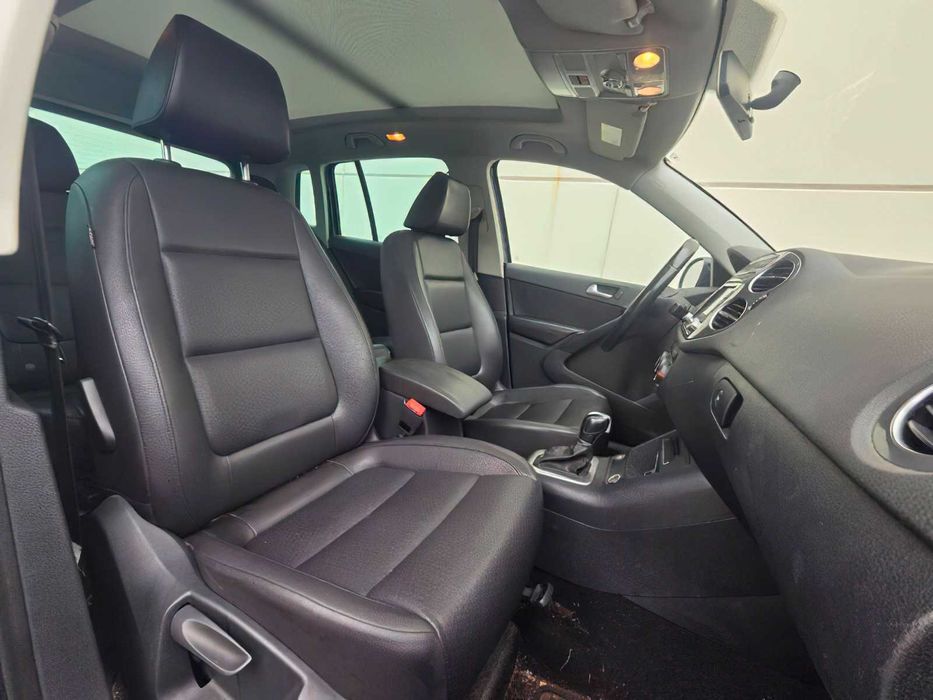 Volkswagen Tiguan Sport      2015