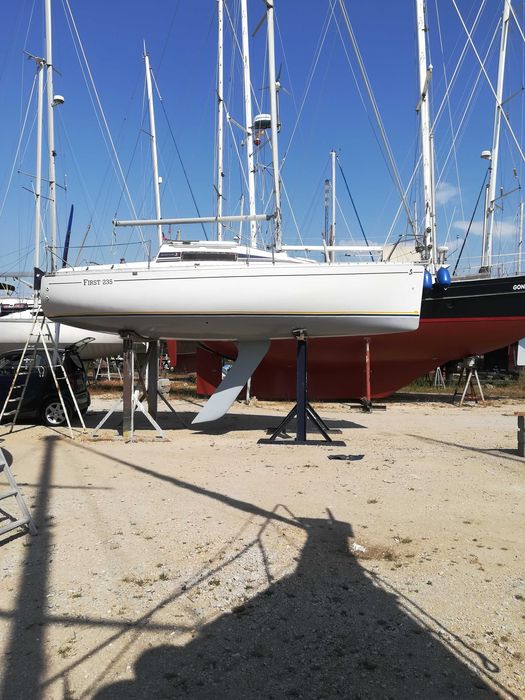 Beneteau first 235