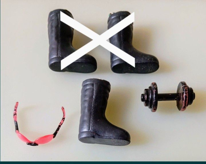 Acessórios de bonecas antigas.A partir de 0,50€. €.