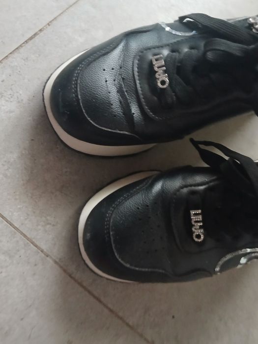 Li JJo buty czarne że srebrnymi cekinami r 38