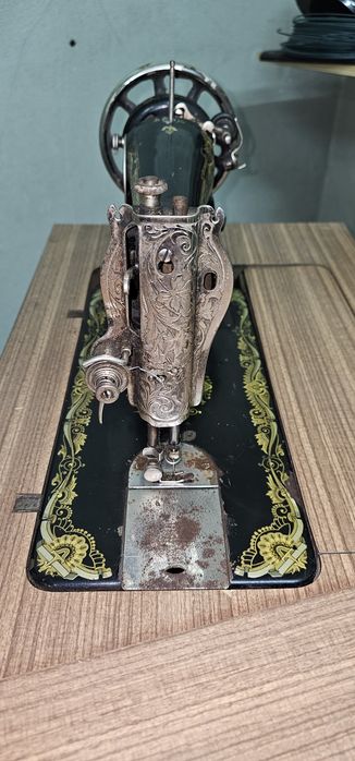 Máquina de costura Singer de 1928 a funcionar