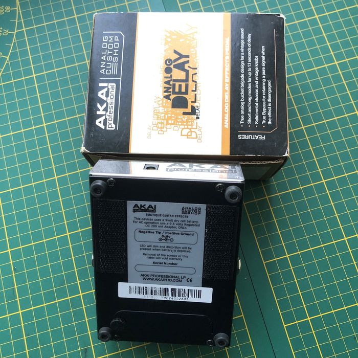 Vendo/troco Pedal AKAI professional Analog Delay