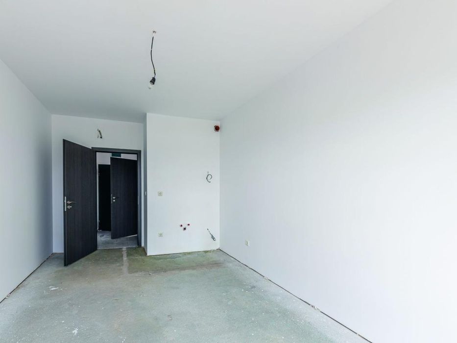 Szpachlowanie ,Malowanie maszynowe agregatem natryskowo, wykończenia