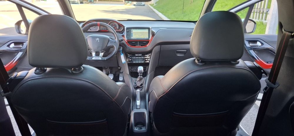 Peugeot 208 GTI 200cv 2015