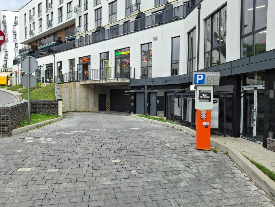 Вигідна оренда ПАРКІНГУ для бізнесу Львів, Малоголосківська, 40а