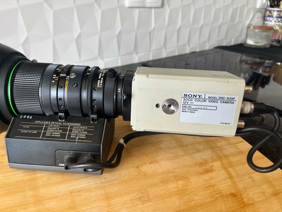 Sony mod. dxc-930p  + canon  macro tv z lens hp12x7.5b -7.5~90-1 : 1.4
