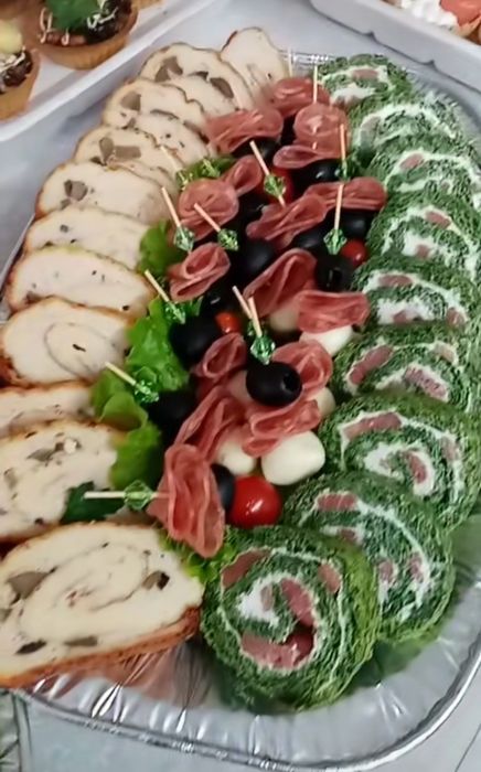 Смачні страви до Вашого столу на будь-яку подію.
Ви відпочмваєте,а ми