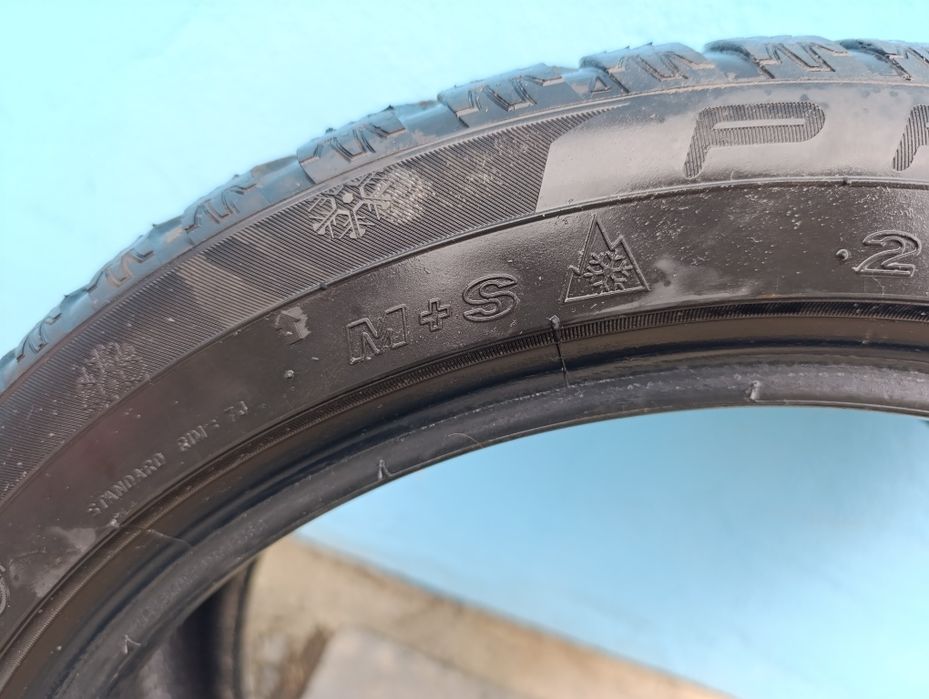 Зимня резина Maxxis Premita 215 45 17