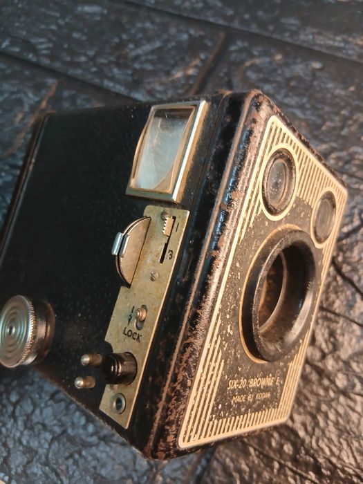 Kodak Six-20 "Brownie" E Camera, 1947 Model, Discontinued…64284348933378120
