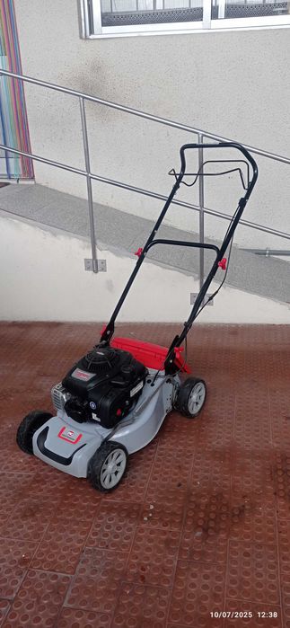 Máquina para cortar Relva