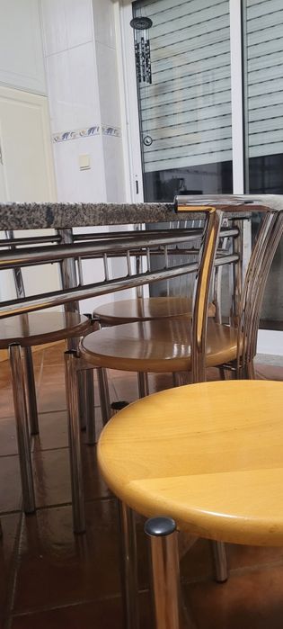 Conjunto mesa de granito e 6 cadeiras