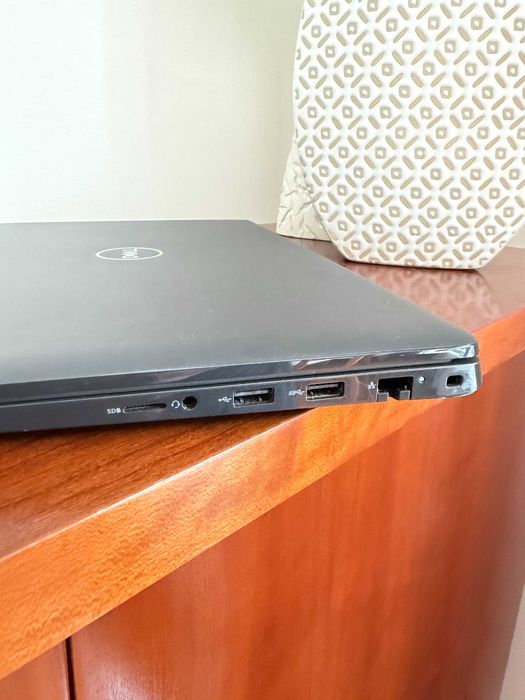 Dell Latitude 3520|15.6"FullHD|i7-1165G7 a 2.8Ghz|16Gb Ram|Ssd 256Gb|