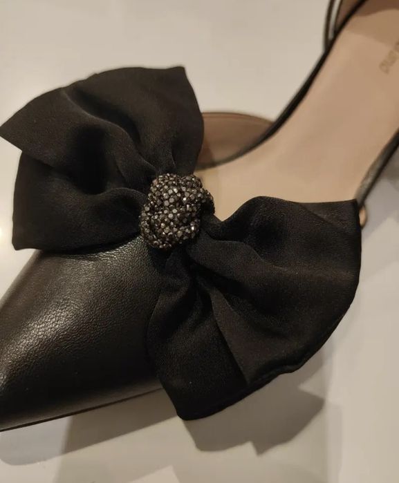 Елегантна прикраса на взуття