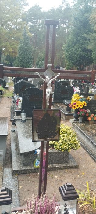 Obrzeże ,krzyż nagrobny ,obudowa grobu