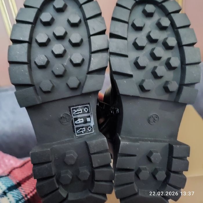 Весняні ботинки Reserved