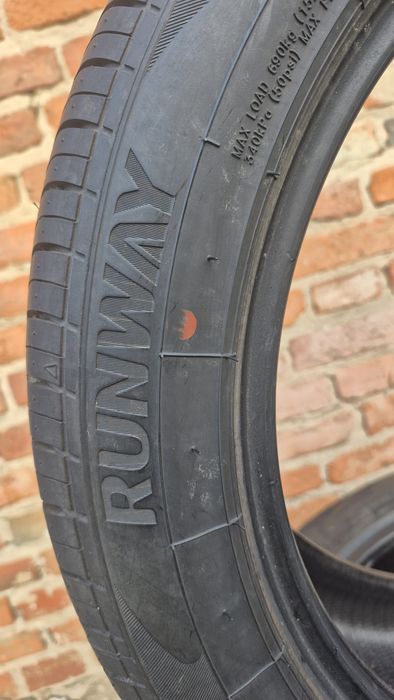 Opony Runway Enduro HP 215/50R17 95W XL