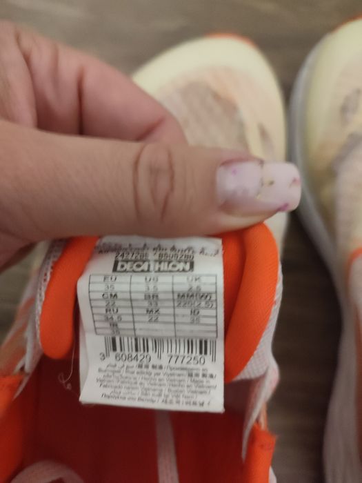 Кросівки Decathlon р. 35, 22 см