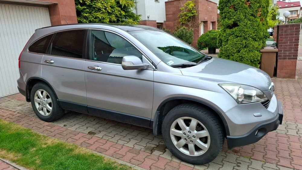 Honda CR-V z nowoczesnym systemem multimedialnym (plus inne dodatki)