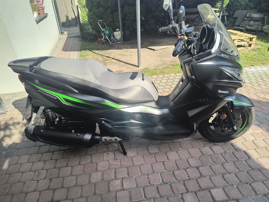 Kawasaki J300 2020r