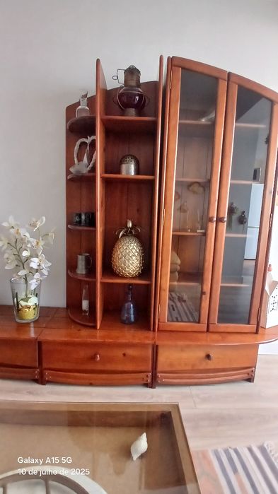 Movel para TV e com cristaleira