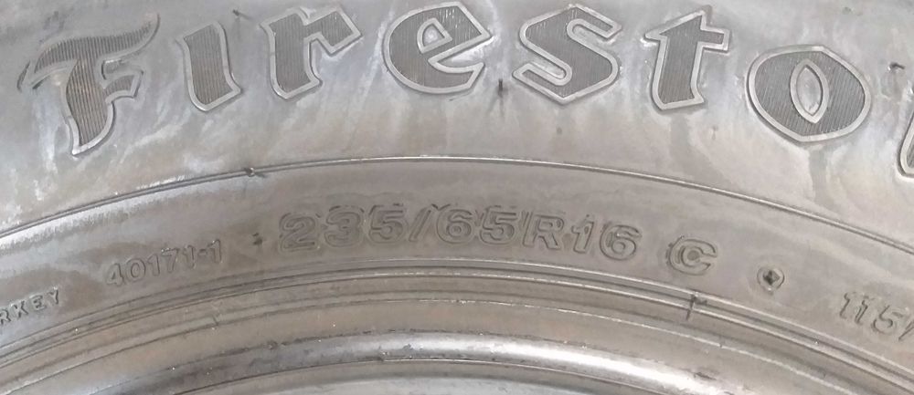 Szt4032F 235/65R16C Firestone VanHawk Winter dot.2323