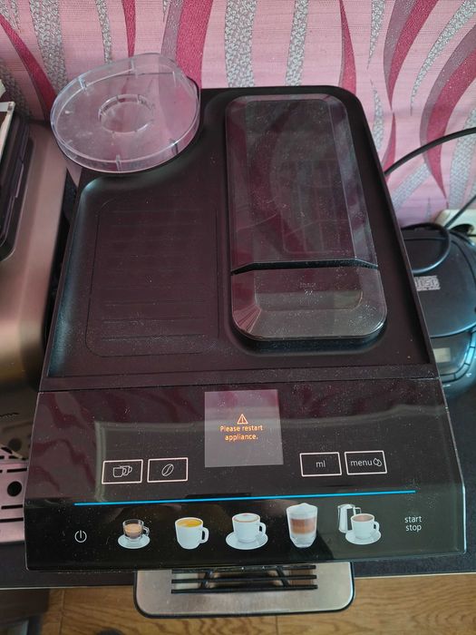 Кавомашина Siemens EQ.500 (під відновлення або на запчастини)