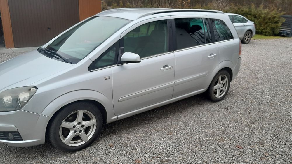 Opel Zafira b 1.6 benzyna 7osobowy
