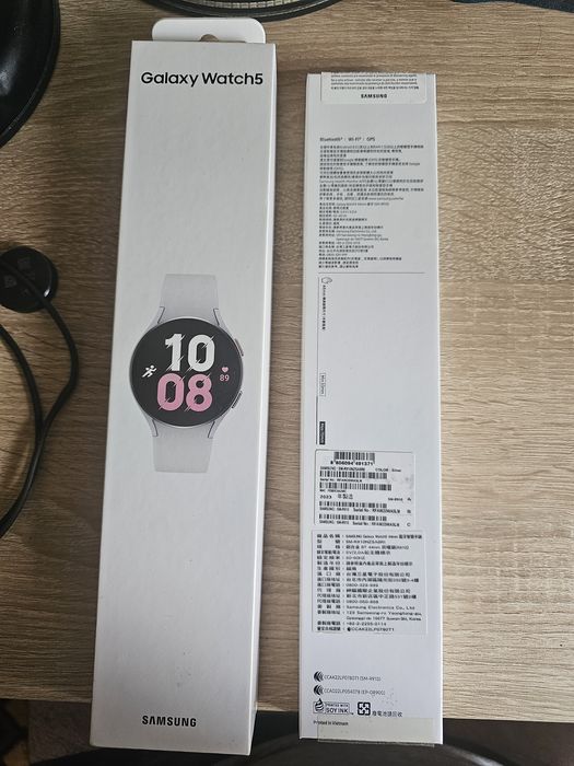 Продам Samsung galaxy watch 5 44мм