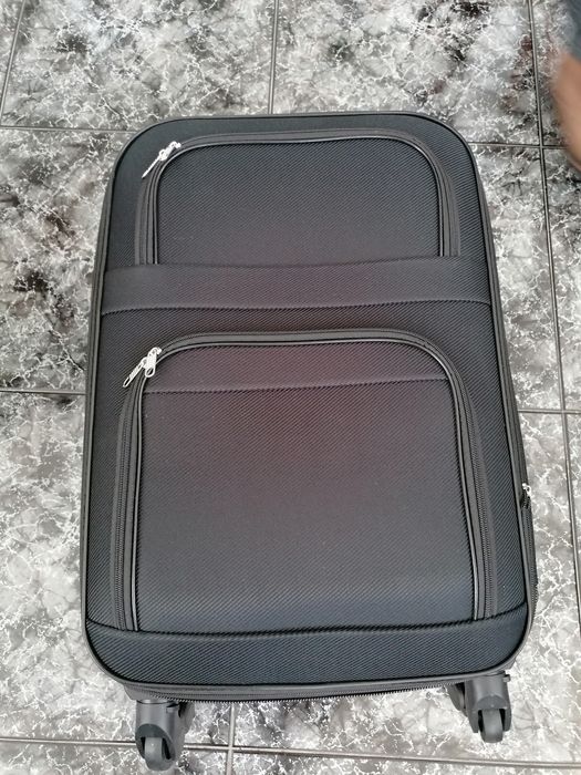 Malas de viagem com rodinhas  de  porão