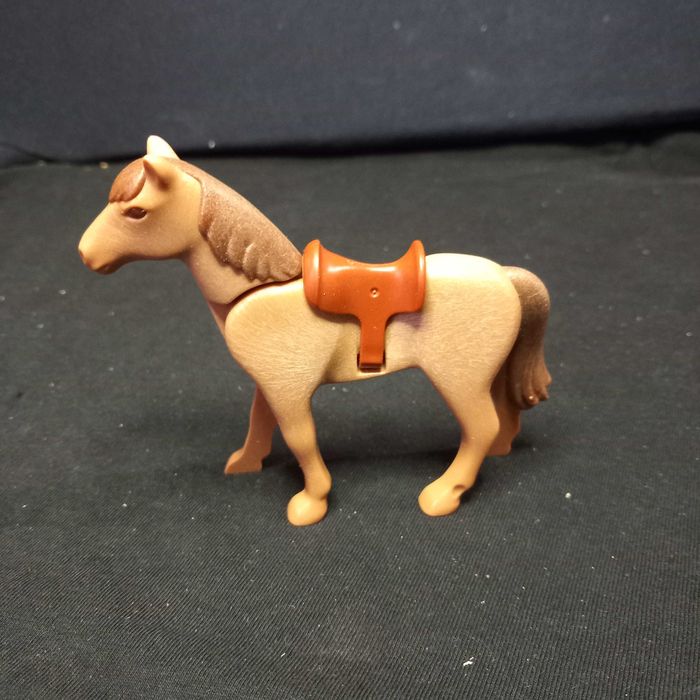 Playmobil cavalo castanho com sela