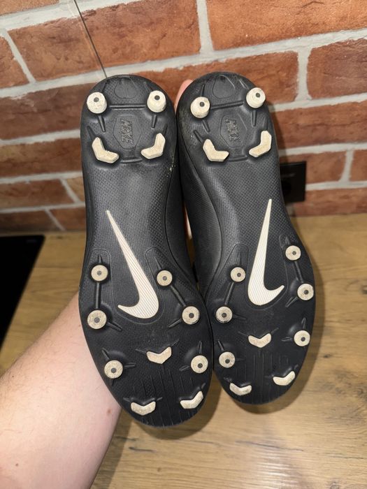Korki Nike Bravata