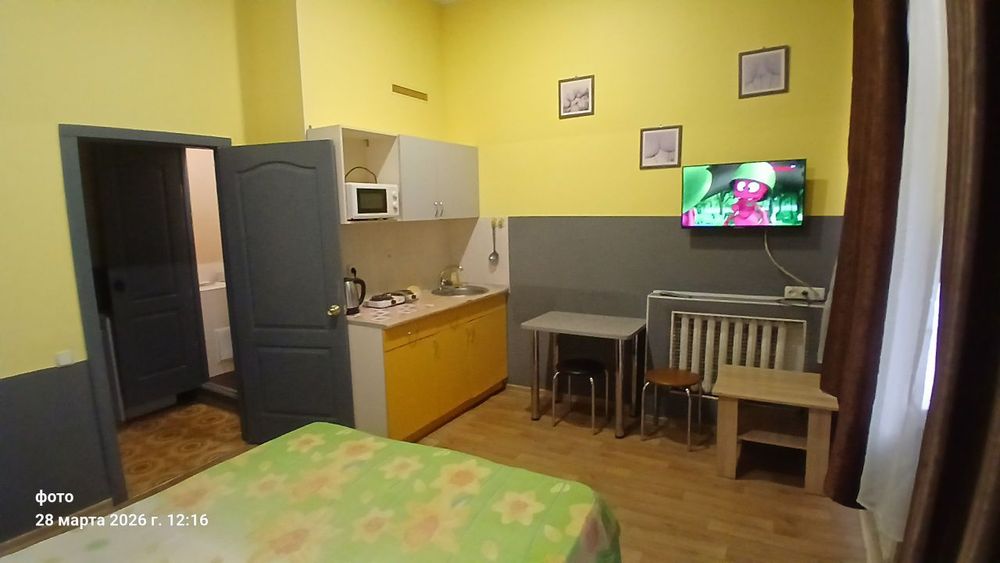 Этаж 2 с балконом .Рядом ТРЦ Никольский.Бекетова.Посуточно.