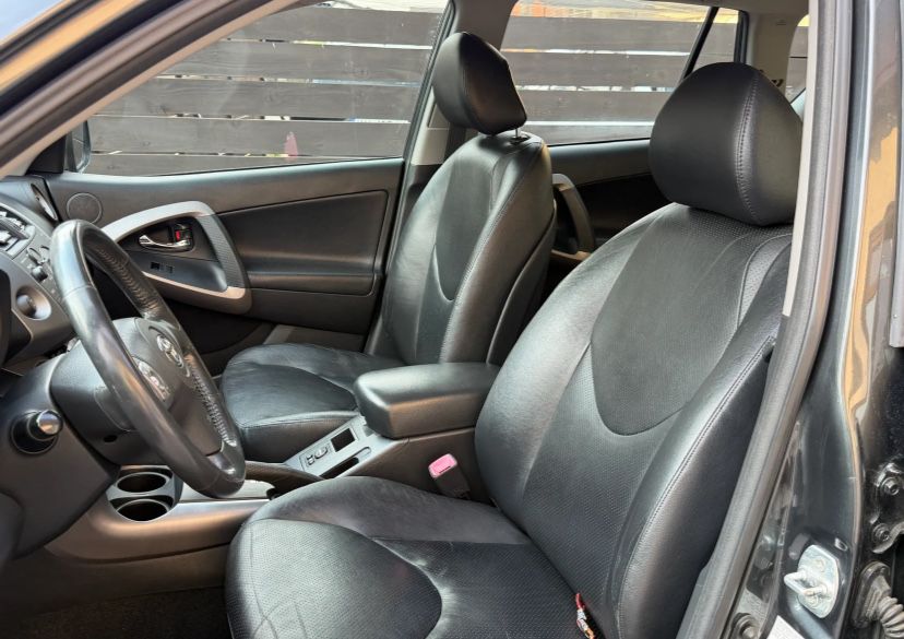 Toyota RAV4 2008 бензин 2.0 VVT-i  4WD Автомат Executive