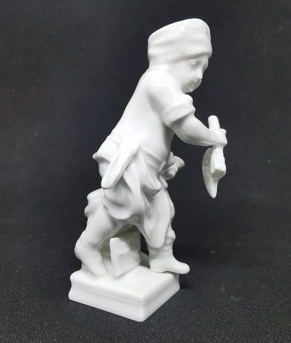 Figurka Porcelana KPM Berlin XIX w Mężczyzna z Toporem UNIKAT
