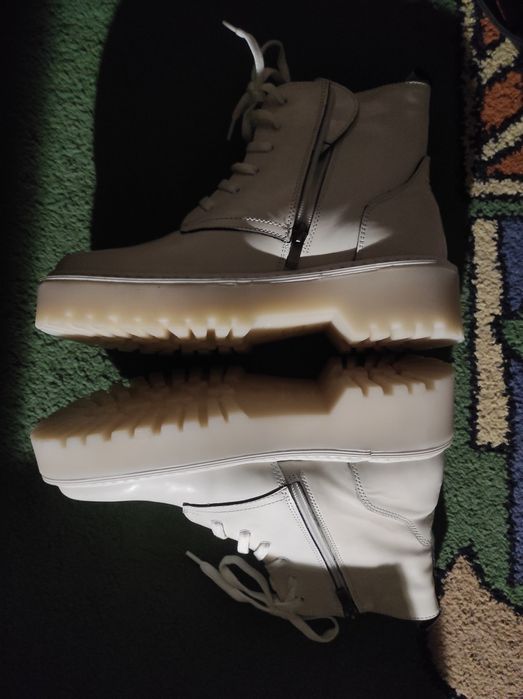 Черевики жіночі шкіряні нові.