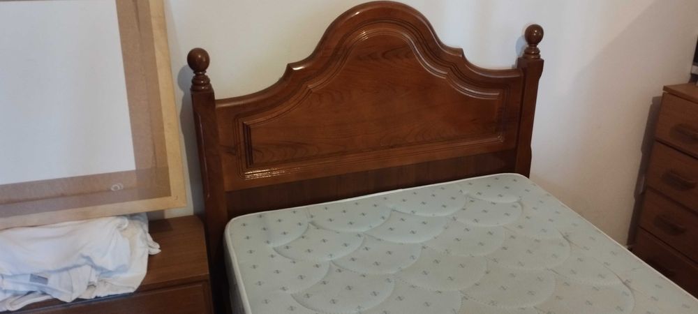 Cama solteiro e colchão