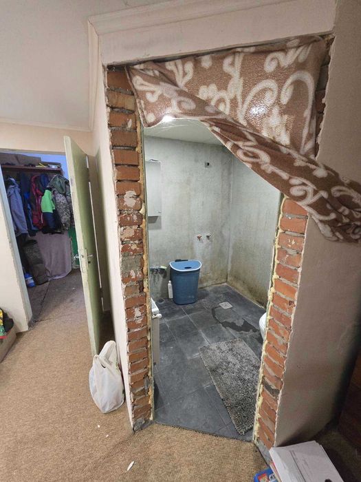 Продам часть дома Роганский ЖМ с кадастровым и приватизацией.