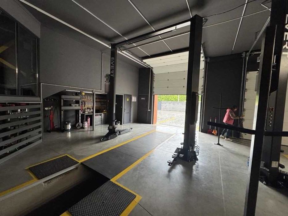 р Продаж сучасного СТО на власній ділянці 8 соток Обладнане