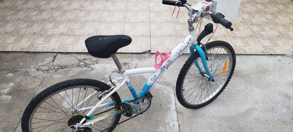 Bicicleta menina roda 20 em bom estado
