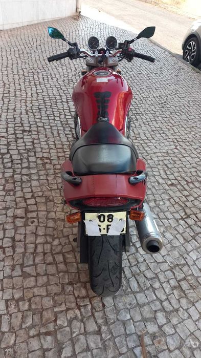 Moto Suzuki Bandit 600, impecável