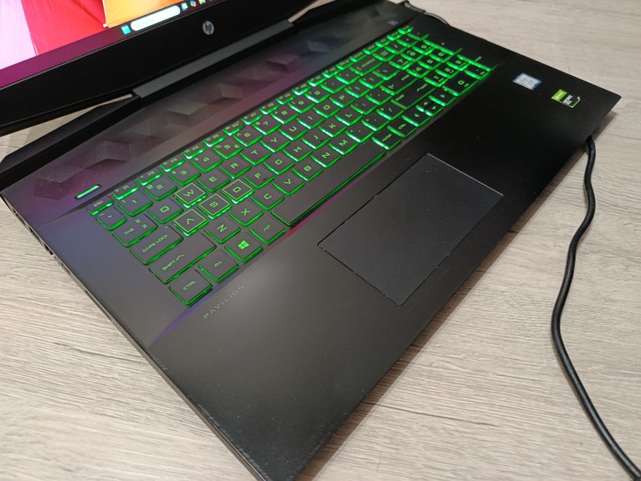 Laptop gamingowy HP 17.3 cali i5 24GB RAM GTX 1650 bang and olufsen