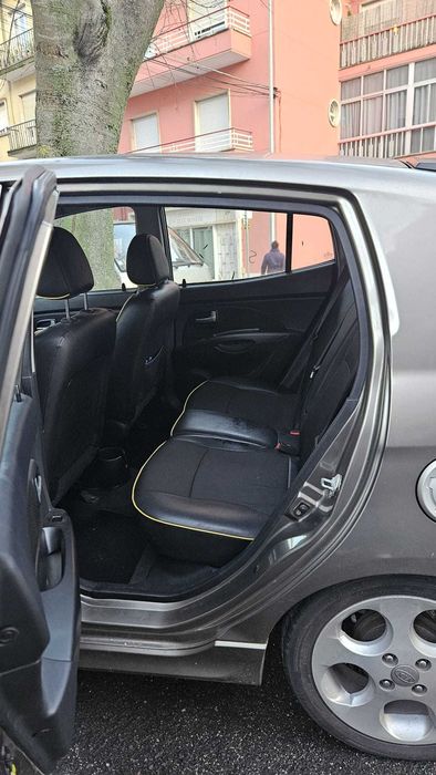 KIA PICANTO – Compacto económico e prático, perfeito para a cidade