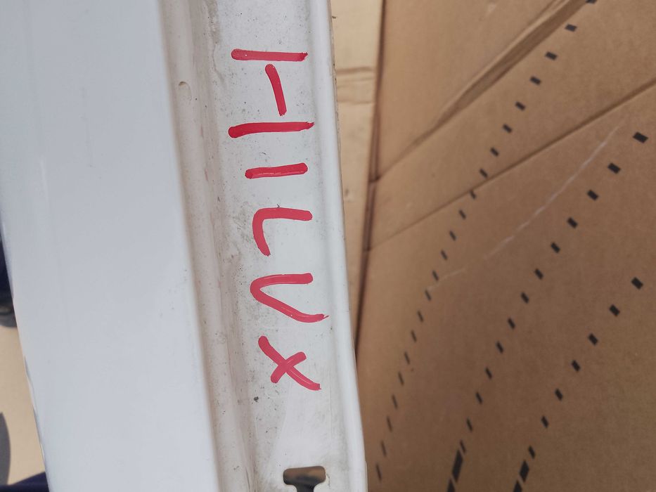 TOYOTA HILUX 05-12 2005-2012 BŁOTNIK prawy przedni przód