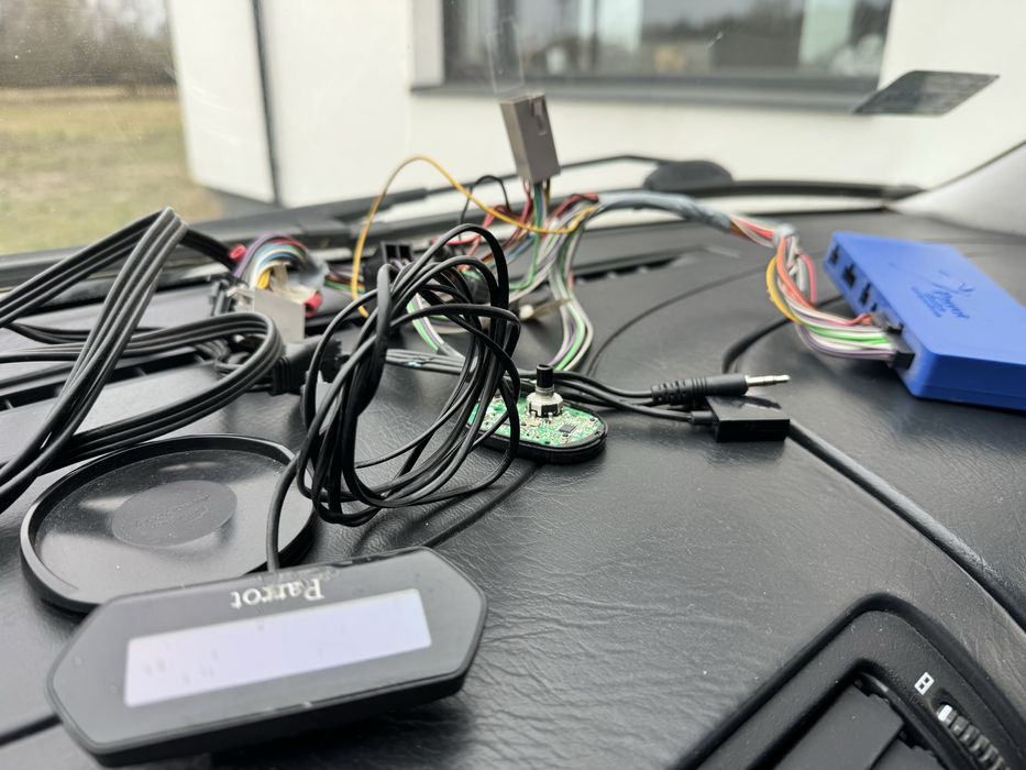 Zestaw glosnomowiacy Parrot MKi9100