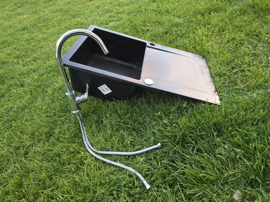 Zlew granitowy czarny z baterią