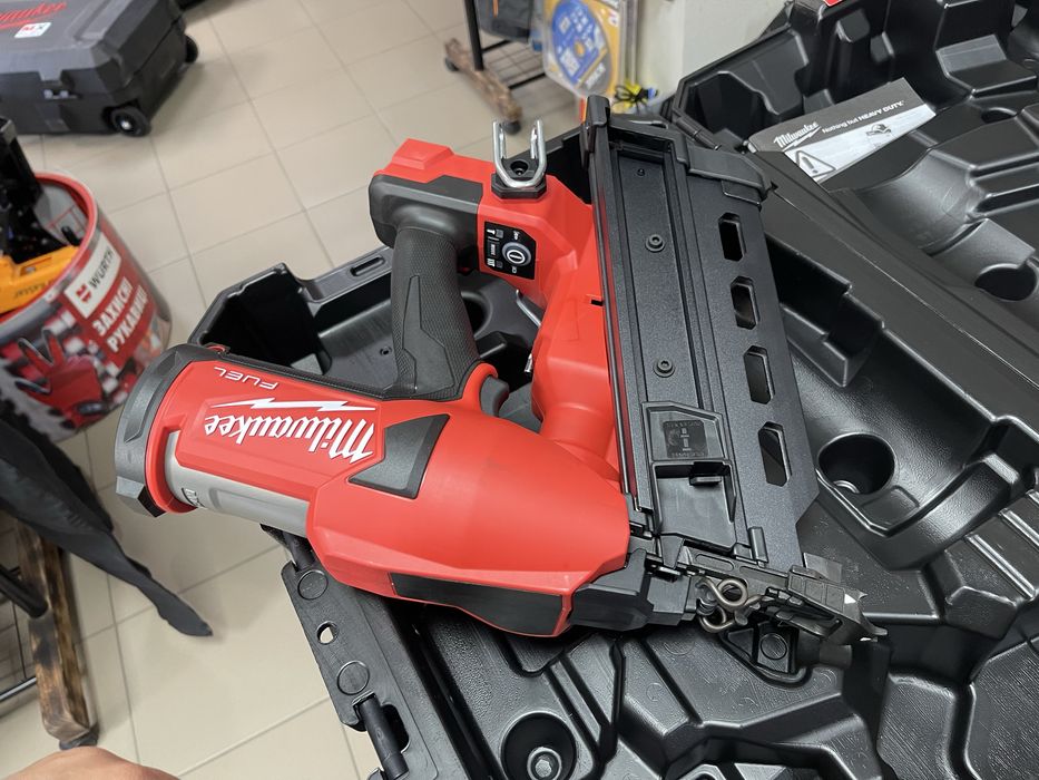 Milwaukee M18 FDN / нейлер Мілвокі для цвяхів до 92мм